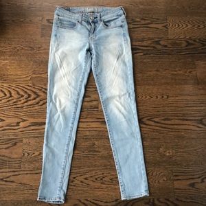 light wash jeans from american eagle